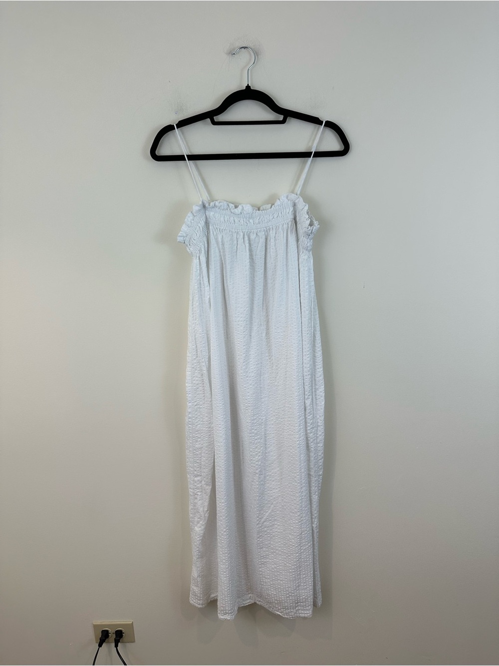 H&M White Cotton Sleeveless with Smocked Bodice Size Small